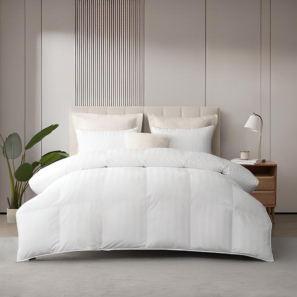 HG WHITE DOWN COMFORTER Q